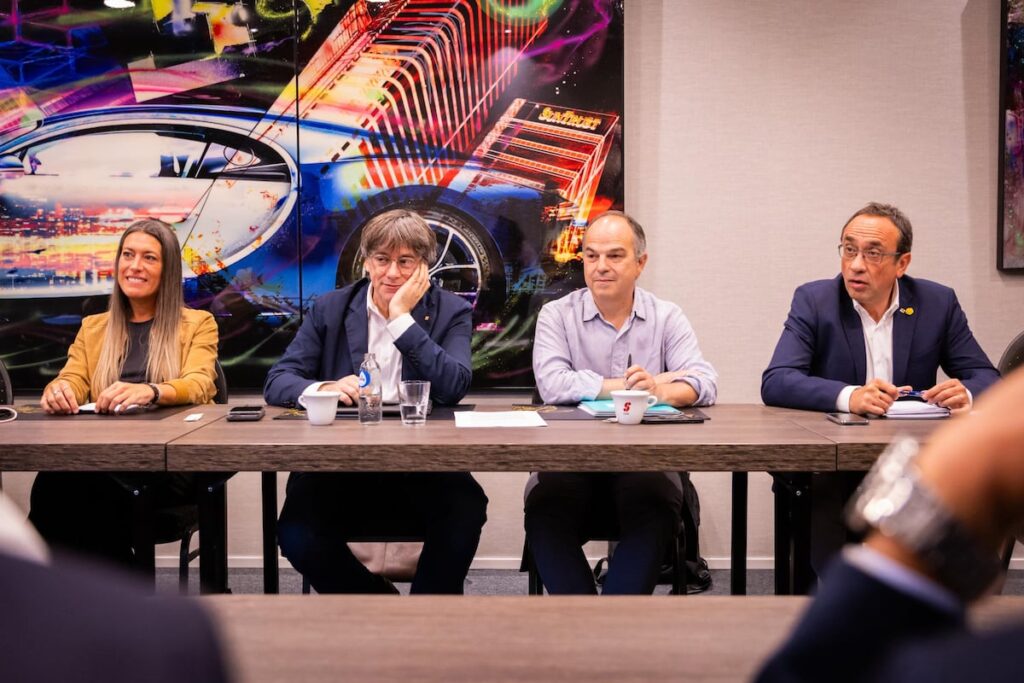 Junts celebrará una consulta entre sus miembros para decidir si rompe con el PSOE | Noticias de Cataluña