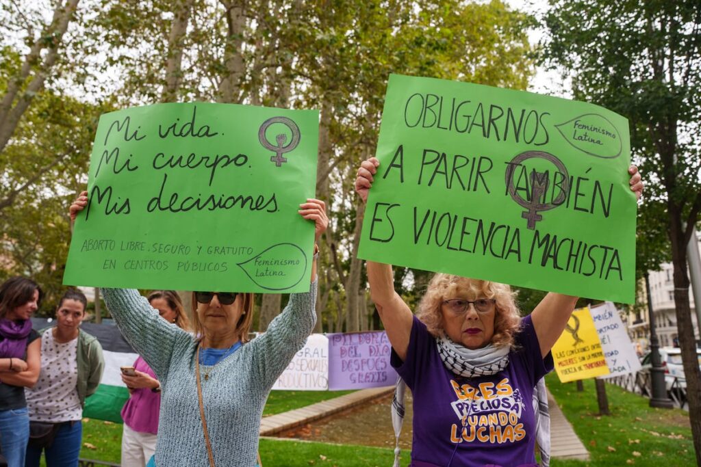 El gobierno acelera su propuesta de reformar la constitución para proteger el aborto | España