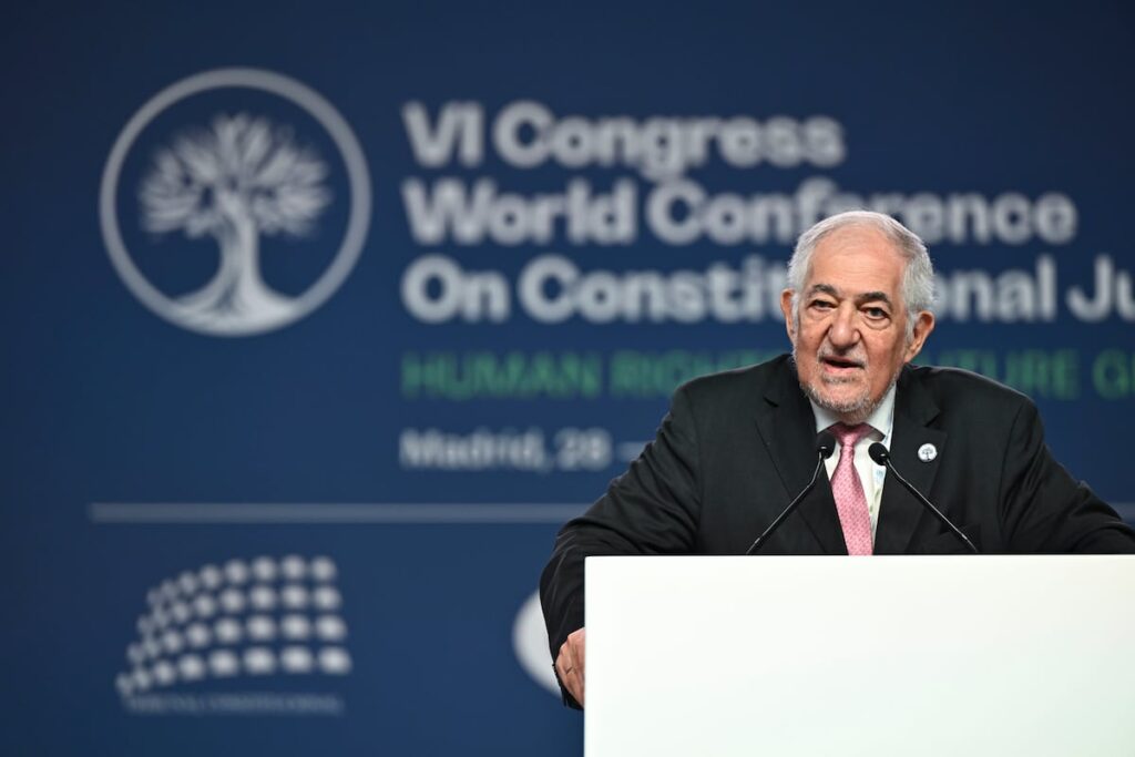 Conde-Pumpido advierte contra “injerencias” para impedir la implementación de decisiones constitucionales | España