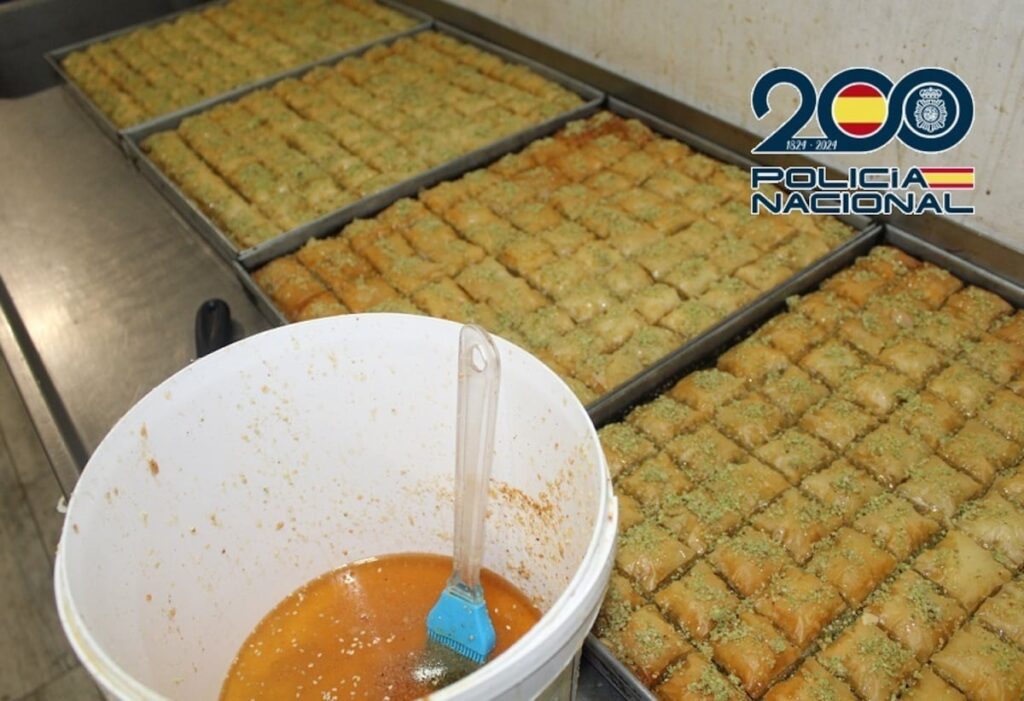 Cuatro personas arrestadas por explotar a inmigrantes irregulares en pastelerías clandestinas | España