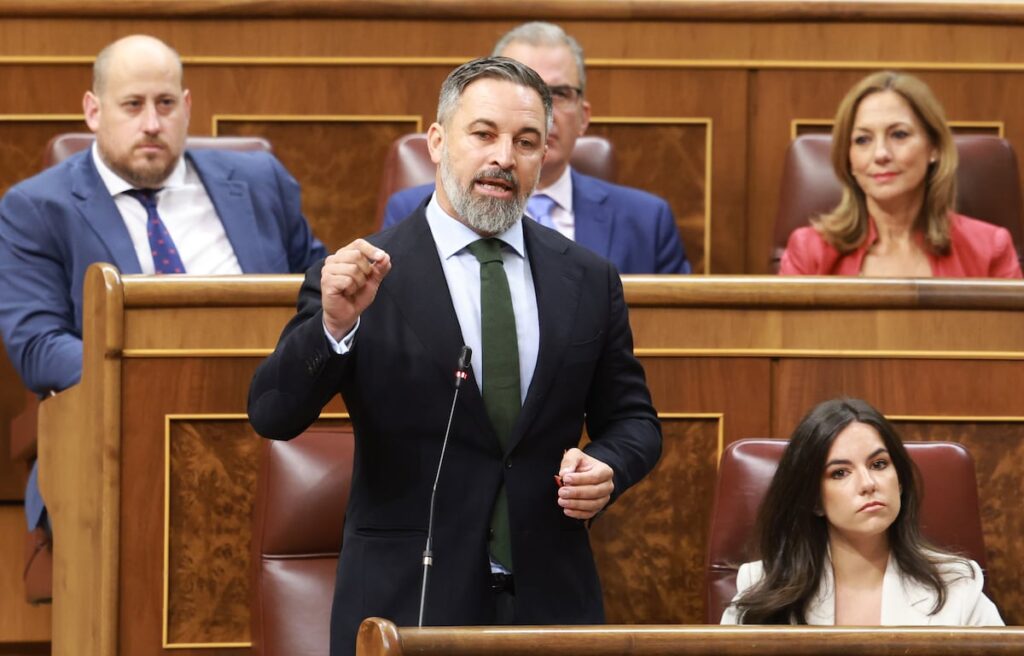 Abascal defiende a Mazón tras los insultos que sufrió en el funeral de Estado por las víctimas de la Dana | España