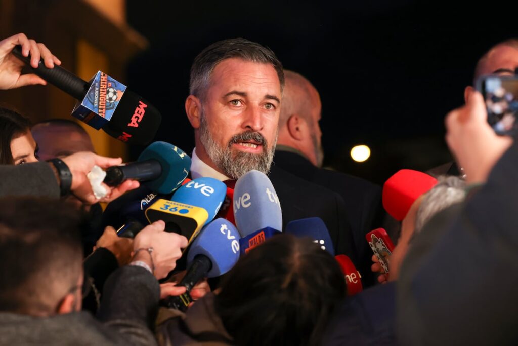 Las negociaciones entre PP y Vox para invertir en el relevo de Mazón están a punto de comenzar | España