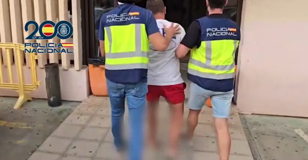 La policía detiene en Tenerife a dos refugiados de la Camorra denunciados por Italia | España