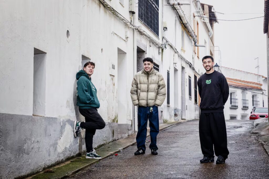 “Llévame a mi Extremadura”: la voz de los jóvenes que desafían la región que los aleja | Elecciones Extremadura 21-D