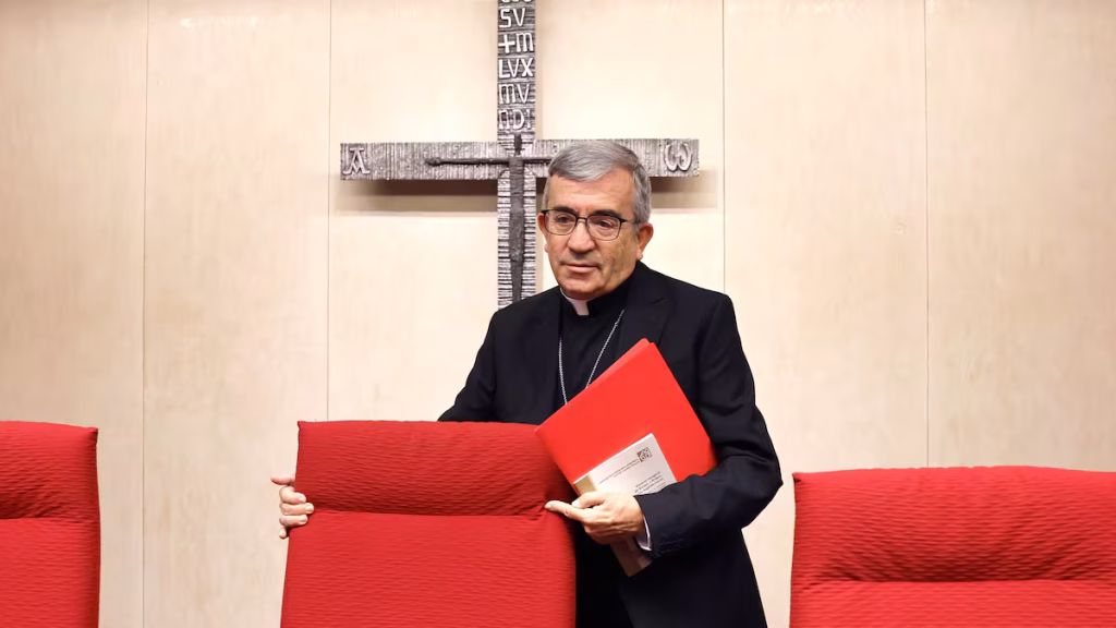 El líder de los obispos españoles sobre la legalización extraordinaria de los inmigrantes: “Así se reconoce su dignidad” | España