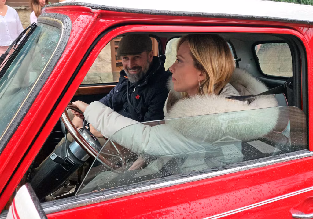 Vox dice sí a Trump, a todo a cualquier precio, incluso por María Corina Machado | España